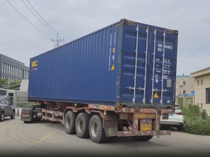 PF1210反击破、3YA2160振动筛运往上海港发往南非