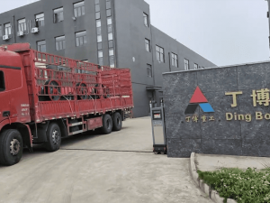 3台PE250x750和1台PE250X400鄂破发往上海港口