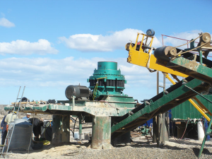 处理建筑垃圾用什么设备呢？制作后的成品骨料用在...