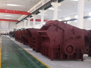 反击式破碎机的破碎原理、结构特点及应用