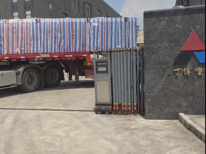 俄罗斯69线配套设备第二车出发