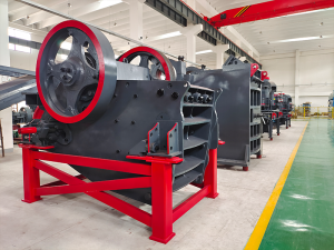 颚式破碎机正确的运行方式和禁止返料的方案