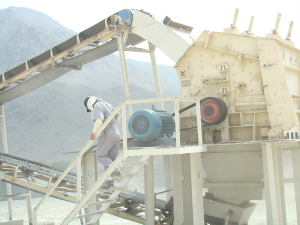 反击式破碎机处理物料的三种破碎机理