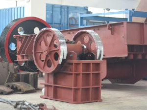 颚式破碎机运行时破碎腔有剧烈撞击事件