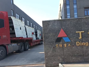 发往菲律宾的4YK1548振动筛和4YK1237振动筛