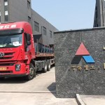 LSX920螺旋洗砂机与PE250X400鄂式破碎机发往上海浦东