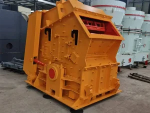 反击式破碎机处理物料的三种破碎机原理深度解析