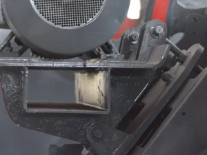 颚式破碎机破碎腔剧烈撞击原因及解决