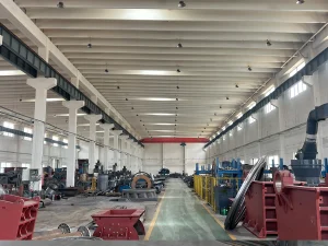 破碎机出料颗粒影响因素：从破碎比到循环模式的分析