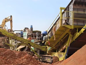 建筑垃圾再生利用：移动破碎站让废料变资源