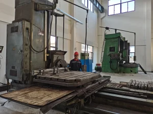 高湿石头破碎机：湿度较大的石头用什么破碎机比较好？