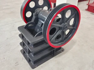 颚破维修周期要点：颚式破碎机大、中、小 3 个维修...