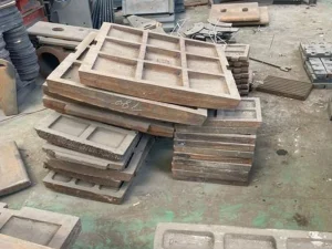 颚破衬板掉落处理：颚式破碎机衬板掉落的原因及解...