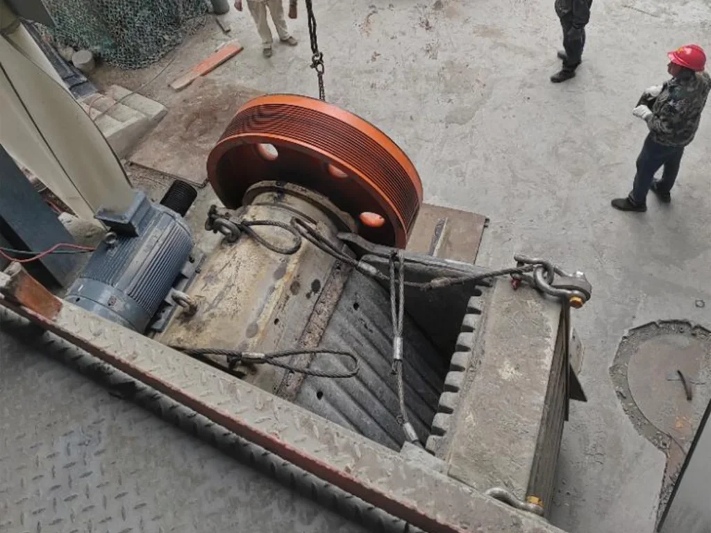 颚式破碎机操作方法及维修要点 1 2025102402563857