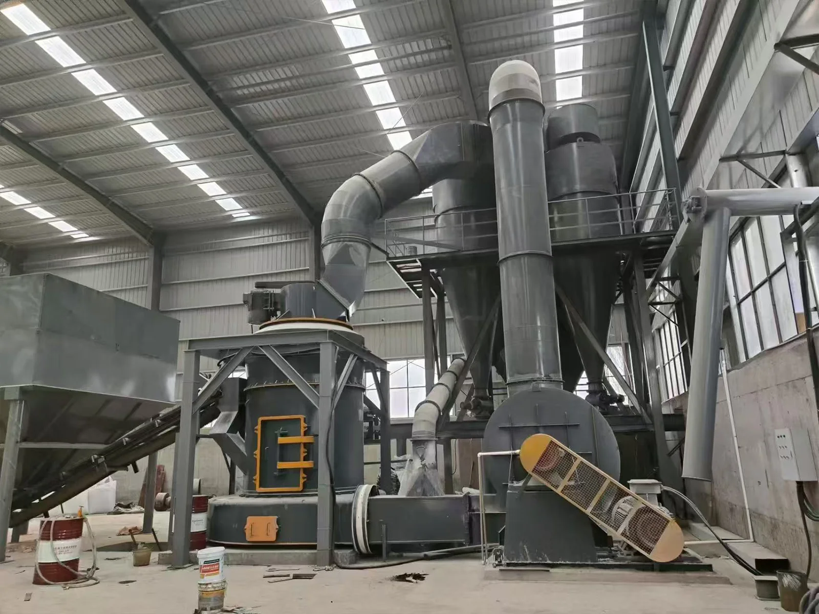 雷蒙磨粉机:出料细度与产量关系 1 雷蒙磨粉机:出料细度与产量关系 - 石灰石雷蒙磨产量(images 1)