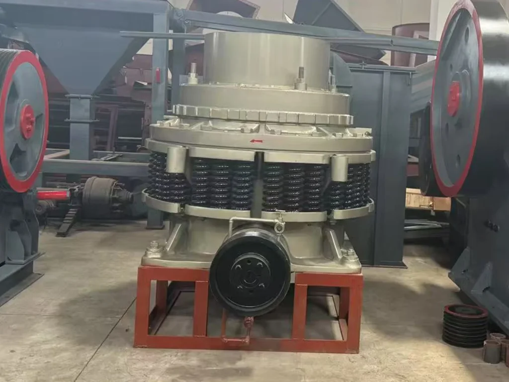 矿石破碎选圆锥破碎机原因:高硬度料适配 1 矿石破碎选圆锥破碎机原因:高硬度料适配 - 圆锥破碎机易损件成本(images 1)