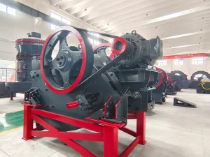 颚式破碎机堵料原因与预防：解决喂料急、排料慢的难题