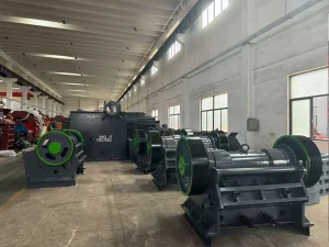 对辊破碎机转速多少合适？详解转速与产量及进料的关系