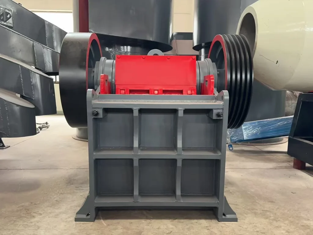 频繁烧轴承停机?详解颚式破碎机故障分析与轴承装配全攻略 1 频繁烧轴承停机?详解颚式破碎机故障分析与轴承装配全攻略 - 丁博重工(images 1)