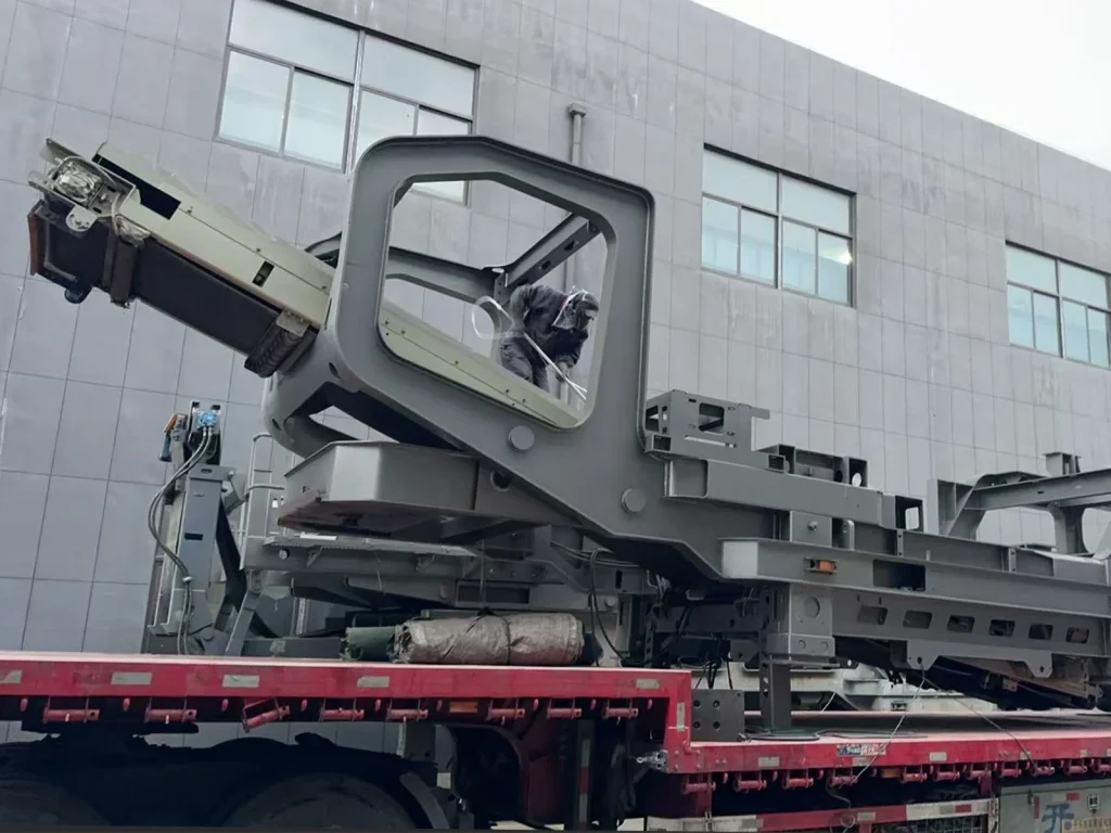 拒绝撒料磨损!详解皮带机皮带跑偏的原因及高效处理对策 1 拒绝撒料磨损!详解皮带机皮带跑偏的原因及高效处理对策 - 丁博重工(images 1)