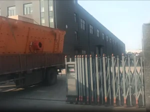 4YK1860振动筛发往印尼