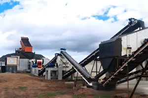 时产150吨硬岩线交付：1台PE600x900鄂式破碎机及4...